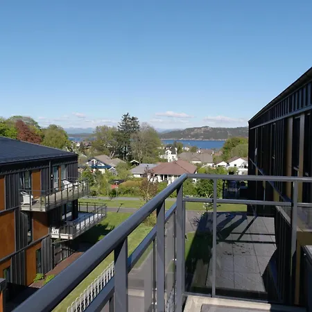 Luxury 2 Bedroom On Floor In