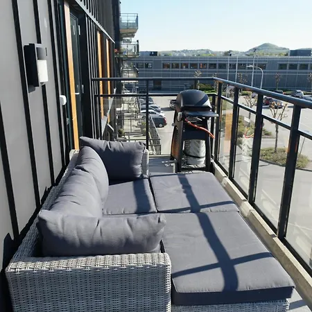 Luxury 2 Bedroom On Floor In Apartment